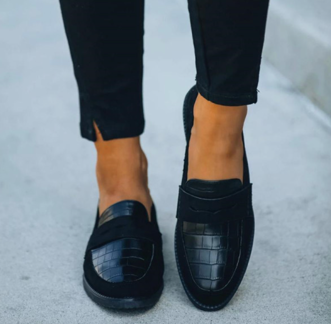 Stylish women's summer sandals for all-day comfort. Chic slip-on design, perfect elegant walking shoes & vacation footwear.