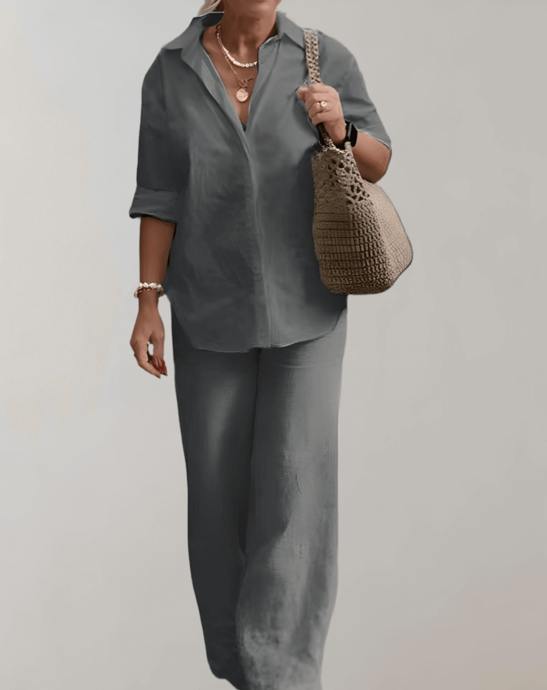 Trendy women's casual two-piece set. This stylish co-ord outfit offers comfort and modern summer fashion.