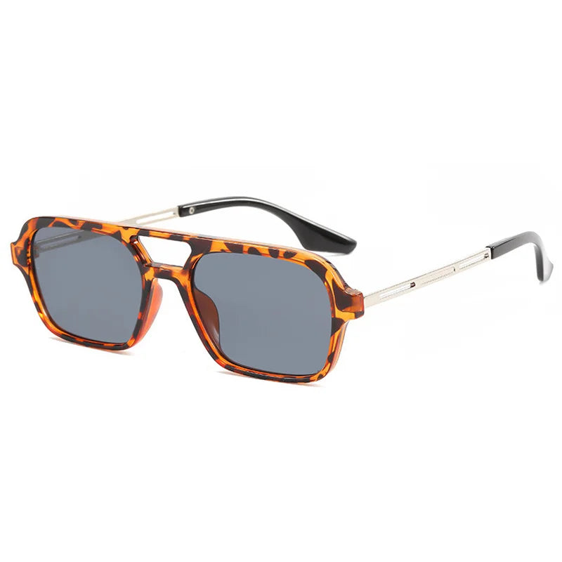 Everyday women's sunglasses, stylish & offering reliable UV protection for daily wear & fashion.