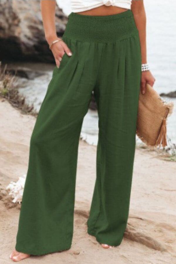 Comfortable women's wide leg casual trousers, featuring a relaxed fit perfect for everyday fashion.