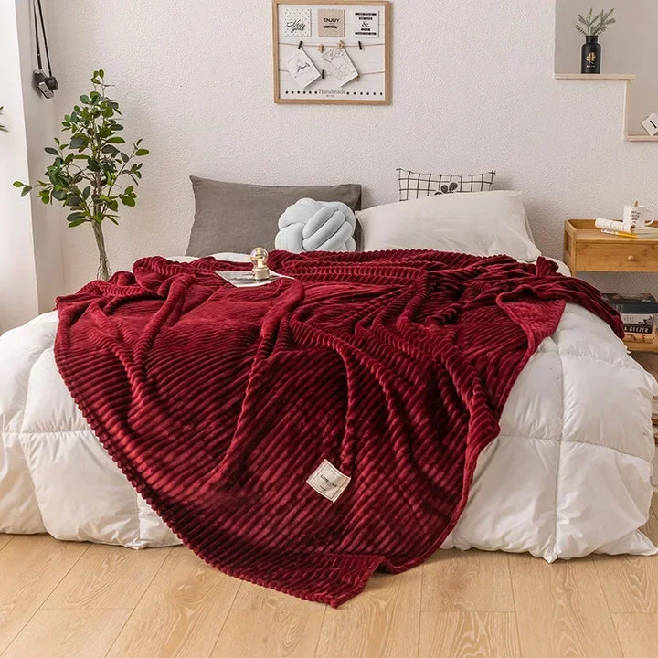 Cozy flannel autumn blanket, ideal as a warm throw or bedding. Soft, thick, and adds comfort to any home.