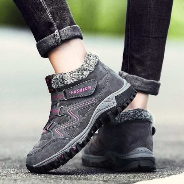 Unisex Aspen waterproof boots: warm, non-slip, perfect for winter outdoor wear.