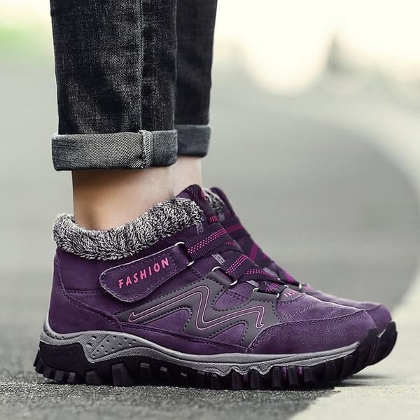 Aspen waterproof winter boots: warm, non-slip, unisex, ready for snowy terrain.