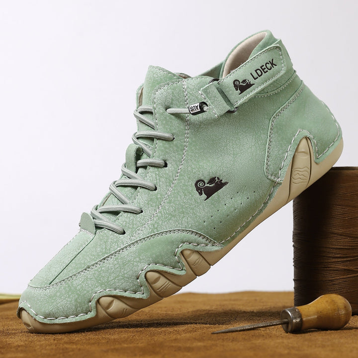 Flexible sole of unisex barefoot walking shoes, offering natural feel & superior grip for outdoor adventures.