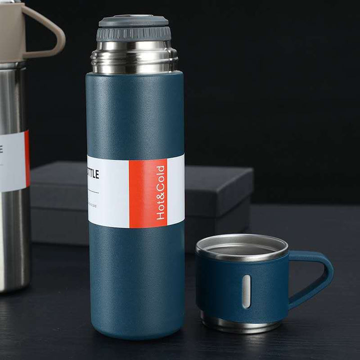 Ergonomic portable thermos, 12-hour hot/cold retention. Your go-to for daily hydration needs.