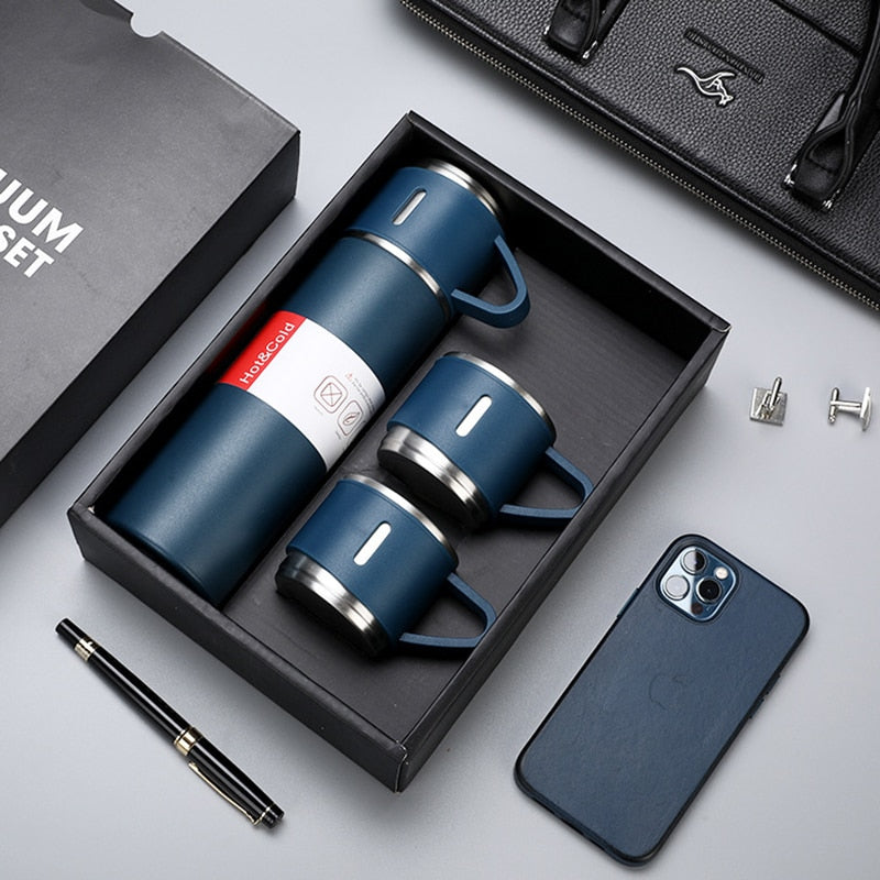 Durable unisex thermos bottle, ensures 12-hour hot or cold drinks. Essential for any journey.