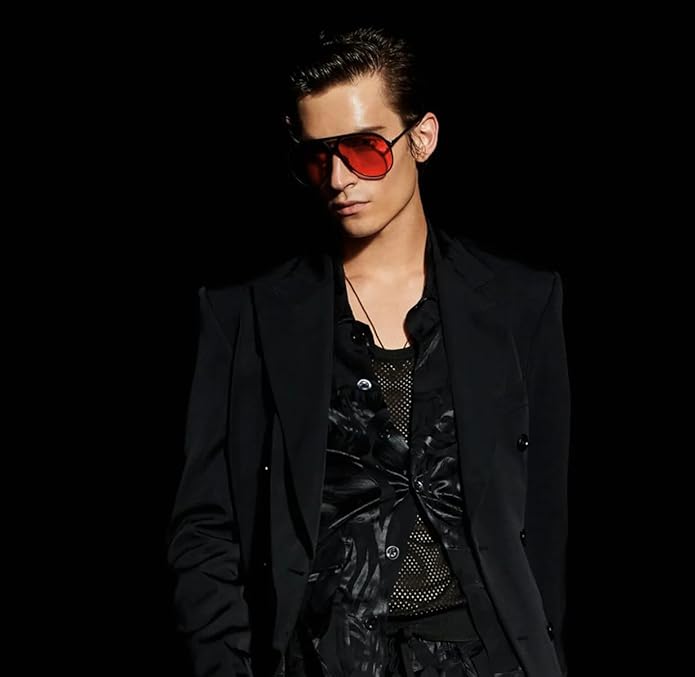 Trendy oversized aviator sunglasses for men & women, 70s retro design, UV400 protection.