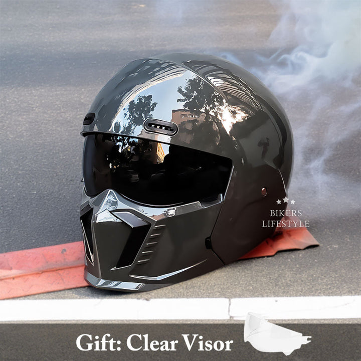 Classic retro pilot motorcycle helmet. DOT/ECE certified safety gear for vintage motorcycle riding.