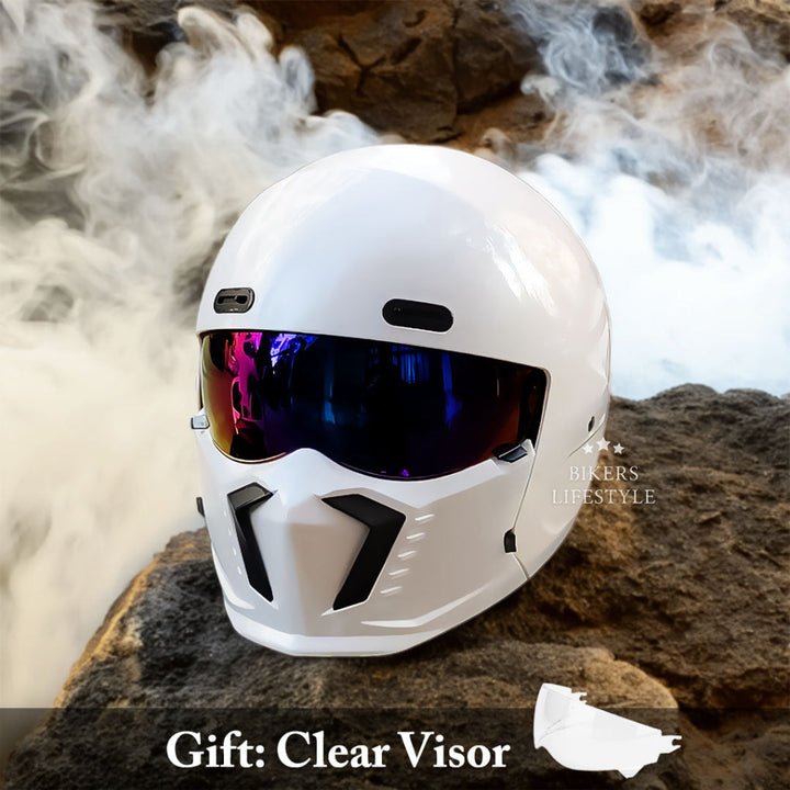 Unisex classic retro motorcycle helmet. DOT/ECE certified safety gear for vintage bike enthusiasts.