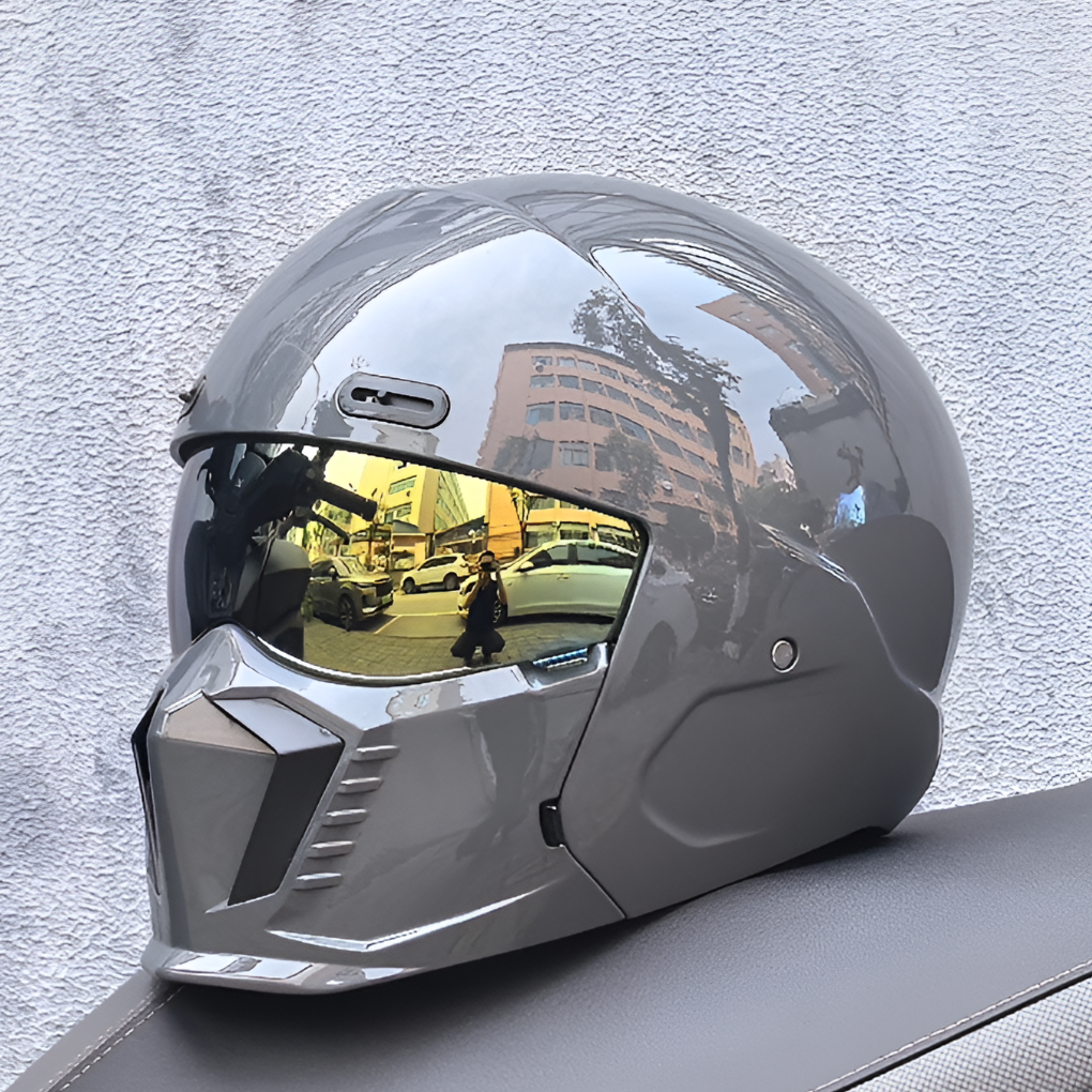 DOT certified retro pilot helmet. Classic style motorcycle safety gear for vintage bike enthusiasts.