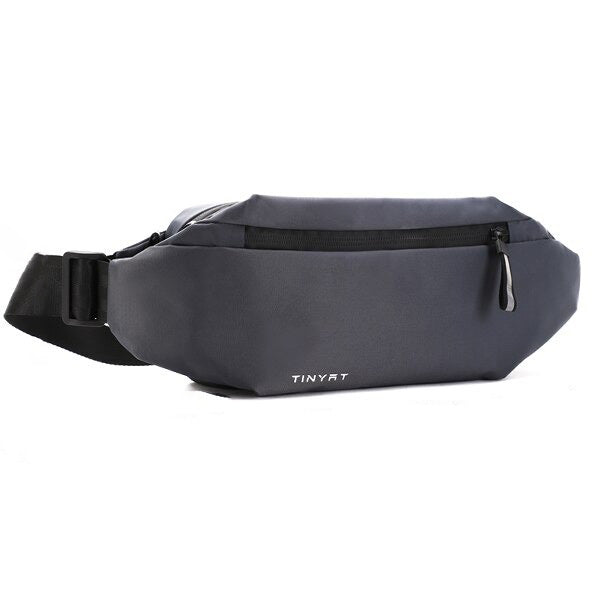 Hands-free water-resistant fanny pack, perfect for active users in sports, hiking, cycling, jogging, or travel.