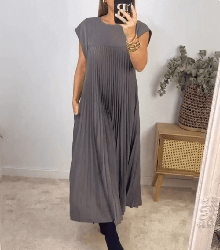 Stylish women's long sleeve summer dress, featuring a flattering silhouette for modern summer fashion.