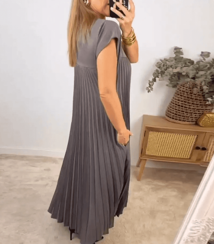 Fashionable women's long sleeve summer dress, suitable for various occasions, from day to evening.