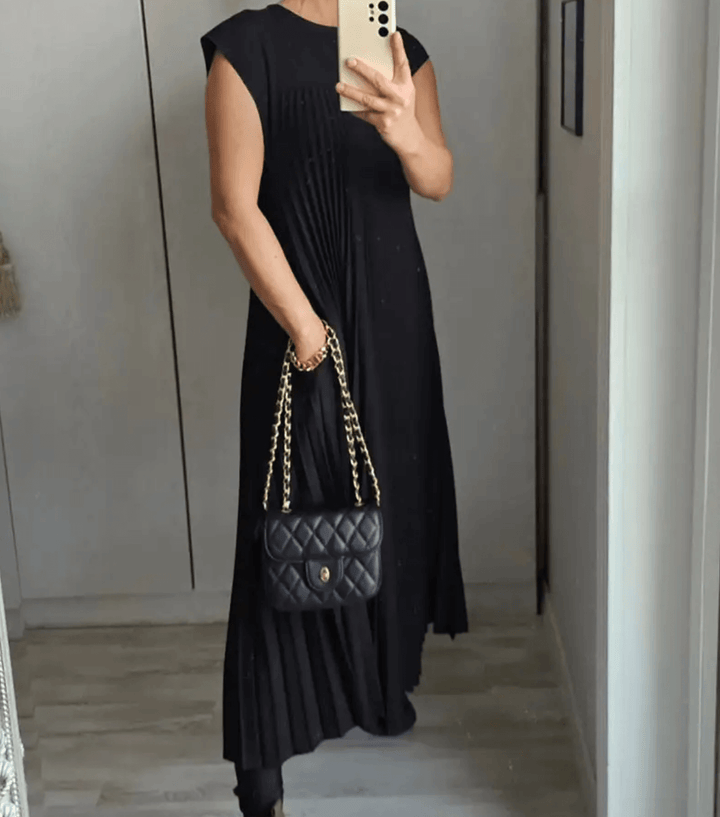 Breathable women's long sleeve summer dress, comfortable & perfect for warm weather daywear.