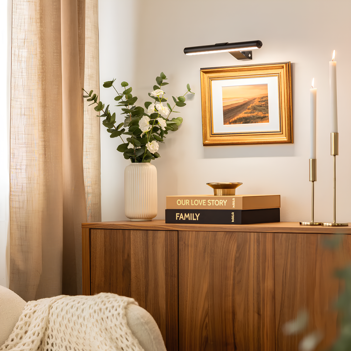 Wireless LED art accent light, rechargeable, for showcase lighting & home decor.