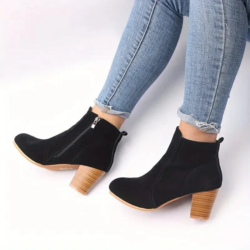 Fall/winter women's block heel ankle boots with side zip for easy wear, a classic and comfortable choice.