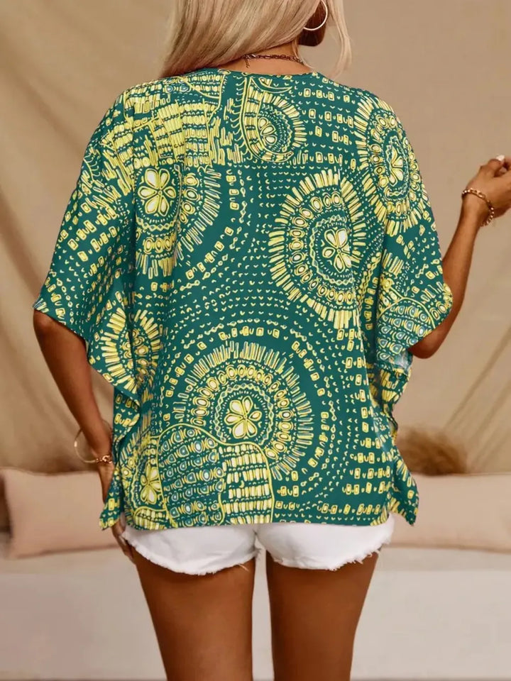 Women's casual boho printed V-neck, comfortable summer blouse with a stylish design.