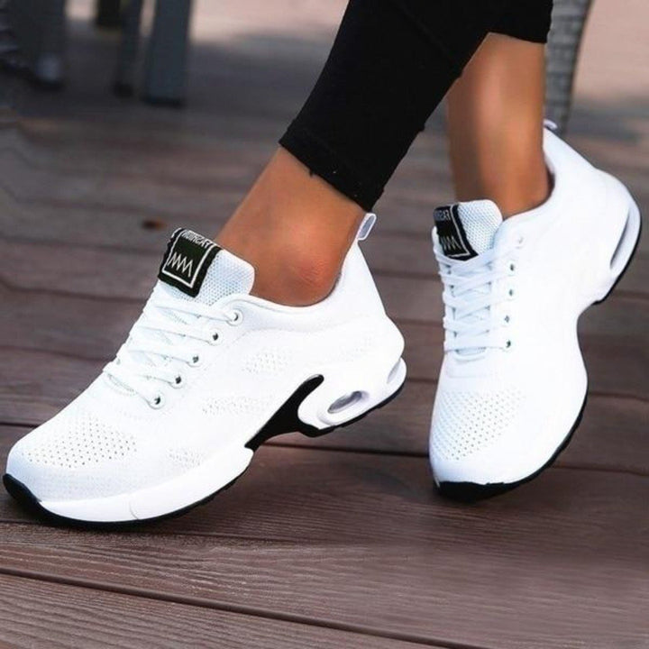 Women's breathable everyday comfort sneakers, perfect for all-day wear with superior ventilation.