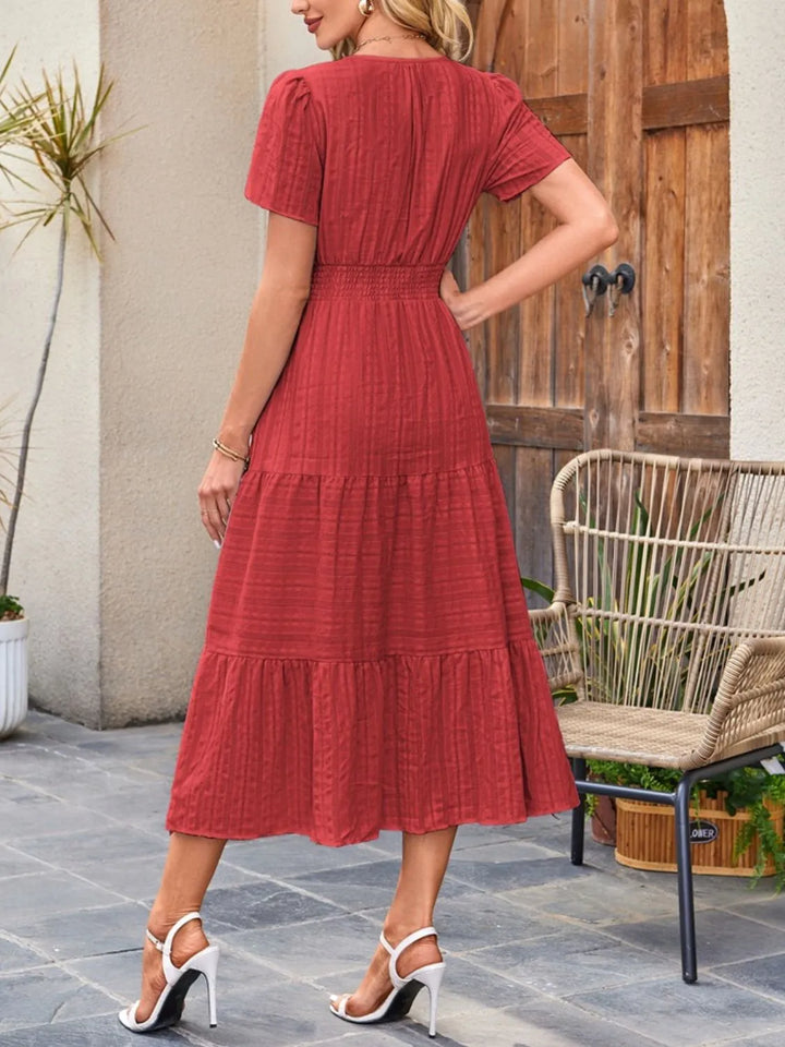 Everyday women's casual tiered midi dress, comfortable and stylish, equipped with pockets.