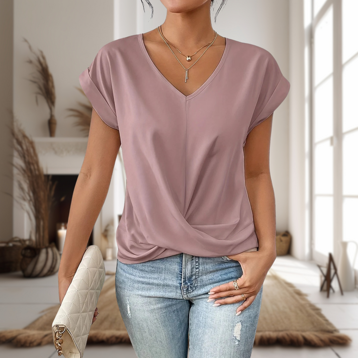 Comfortable women's short sleeve tee featuring a feminine sweetheart neck, ideal for casual wear.