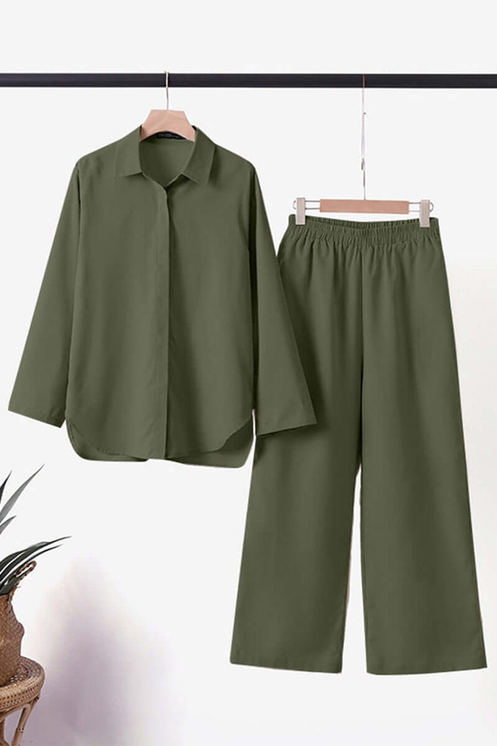 Fashionable women's long sleeve two-piece set, cotton blend, with a stylish fold-over collar for comfort.