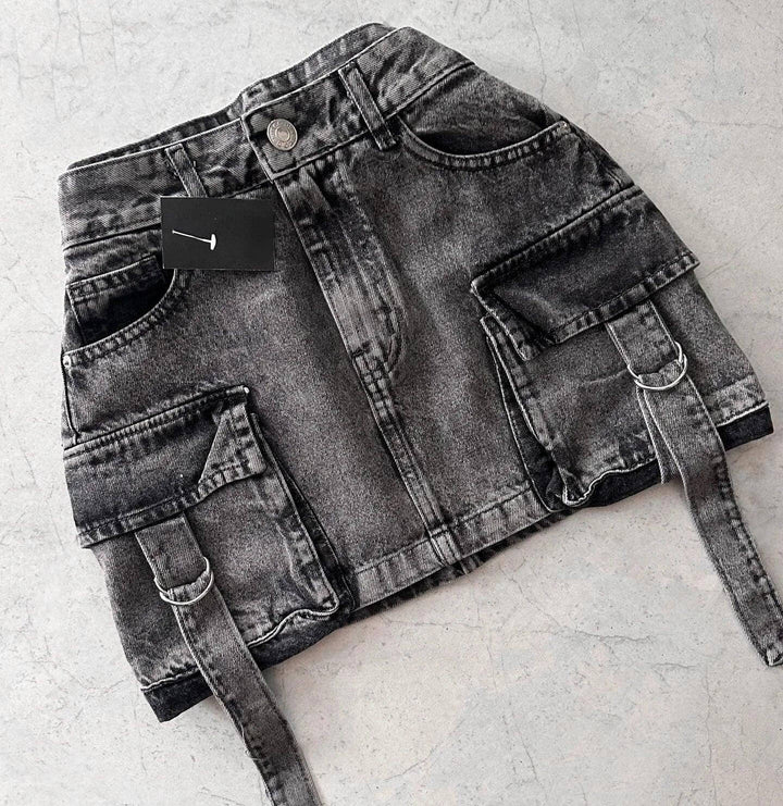 Women's practical multi-pocket denim A-line mini skirt, ideal for versatile everyday fashion.