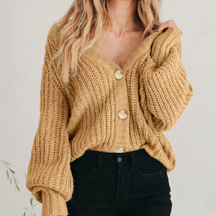 Women's chunky oversized cardigan with balloon sleeves & V-neck, perfect for stylish layering.