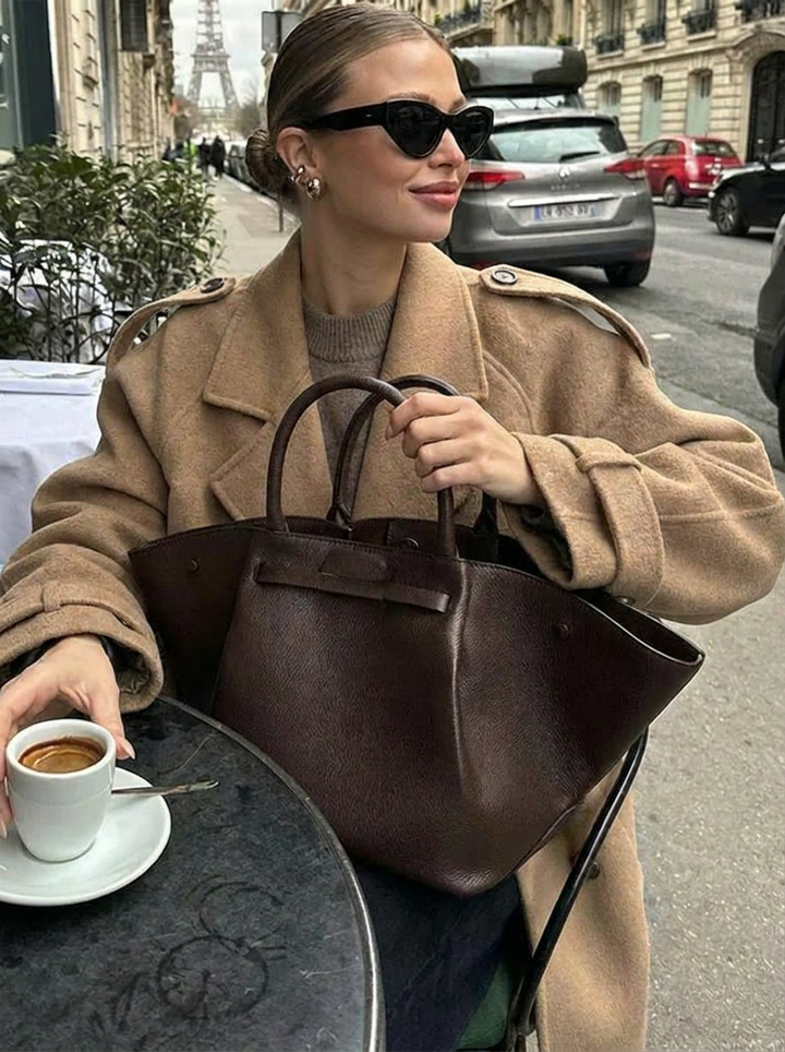 Stylish women's cropped trench coat, double-breasted design in classic brown, ideal for fall/winter outerwear.