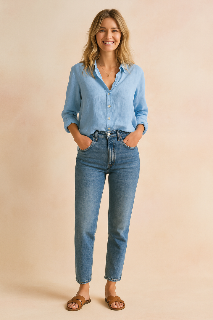 Stylish women's versatile long sleeve button-up blouse. Effortless classic casual shirt, suitable for any occasion.