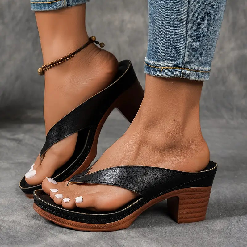 Supportive women's summer sandals with arch support, ideal for walking & casual daily wear. Comfortable footwear.