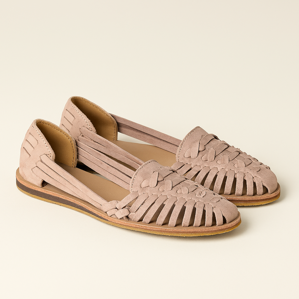 Stylish women's closed toe strappy slingback sandals. Comfortable and adjustable for casual summer wear.