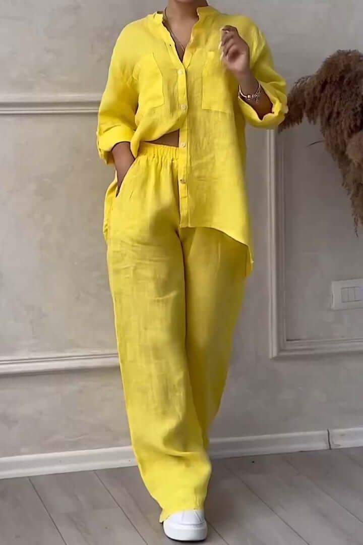 Women's comfortable linen two-piece set, perfect for relaxed summer style & vacation wear.