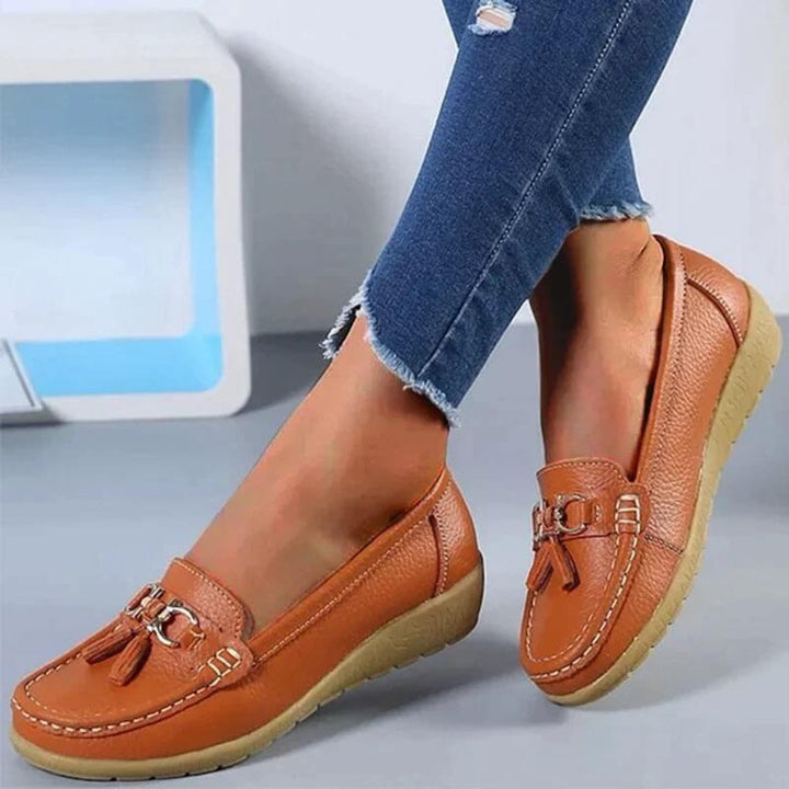 Slip-on women's retro wedge loafers, comfortable & stylish footwear for casual autumn spring days.