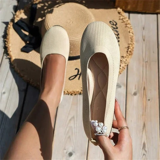 Versatile women's comfortable round toe slip-on ballet flats, great for fashion and everyday wear.