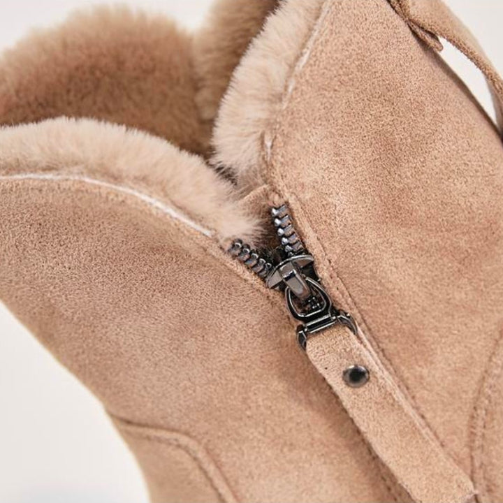 Casual women's winter boots, warm, waterproof, and comfortable for all cold weather activities.