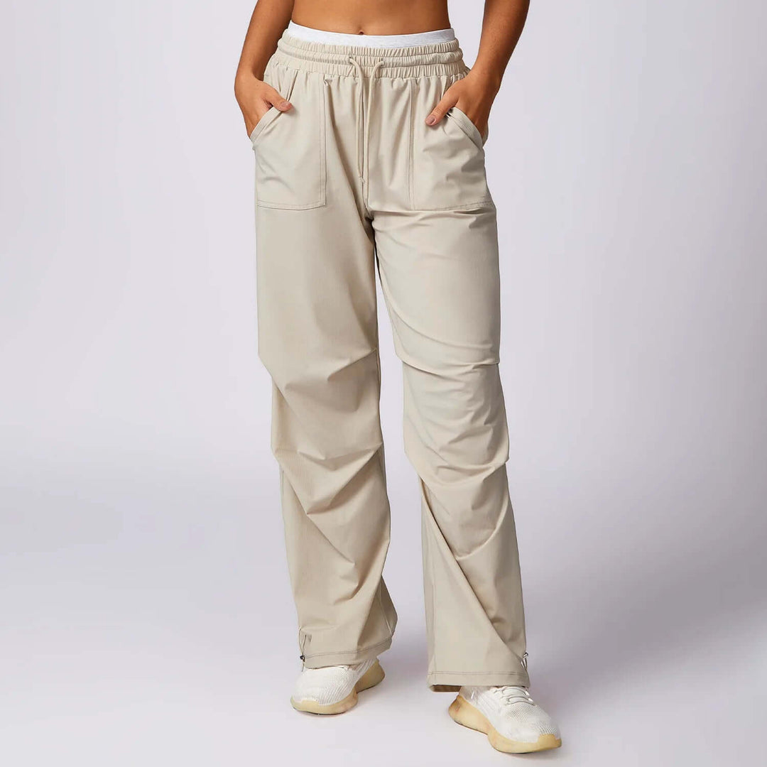 Versatile women's fashion wide-leg trousers, designed with a comfortable elastic waist for daily wear.
