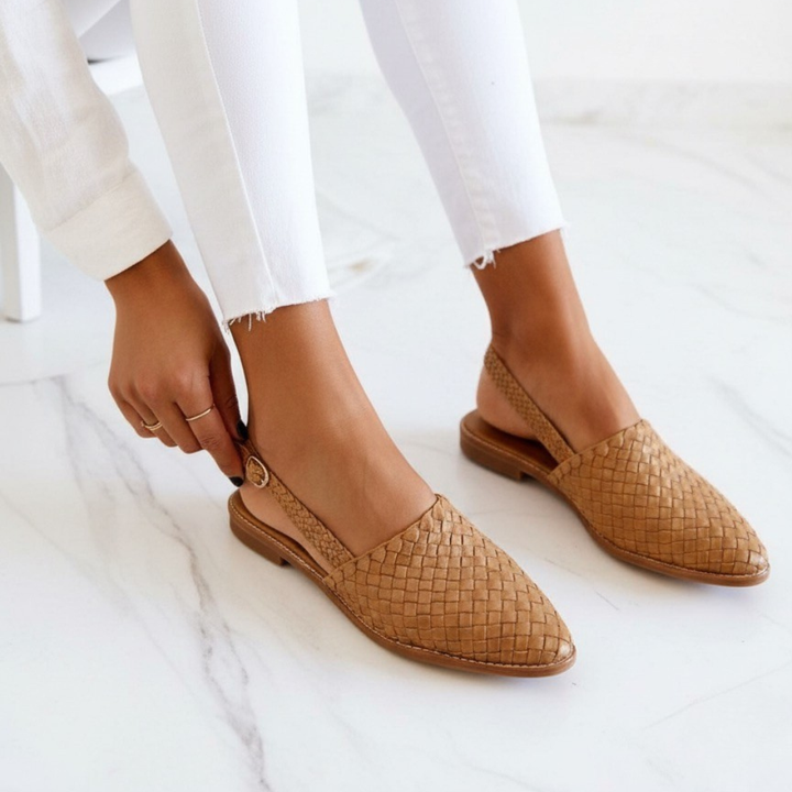 Stylish women's comfortable woven loafers, easy slip-on design with a cushioned footbed for effortless everyday elegance.