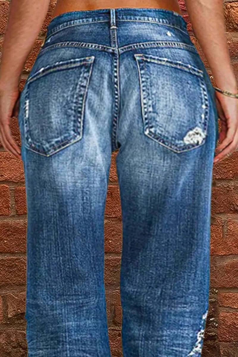 Classic women's straight leg denim jeans in blue, ideal for everyday casual outfits and lasting comfort.