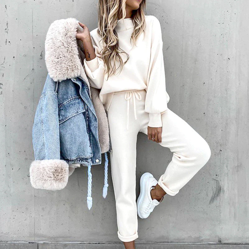 Women's cozy 2-piece loungewear set. Comfortable high-waist pants & relaxed turtleneck top for casual wear.