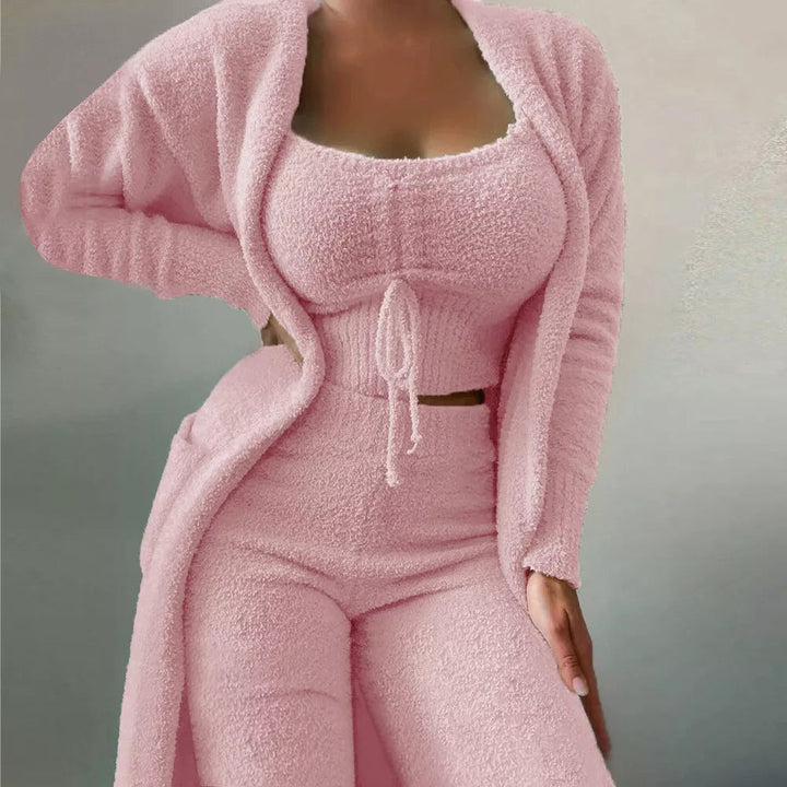 Close-up of soft knit fabric of the women's cozy 3-piece lounge set, highlighting texture and comfort.