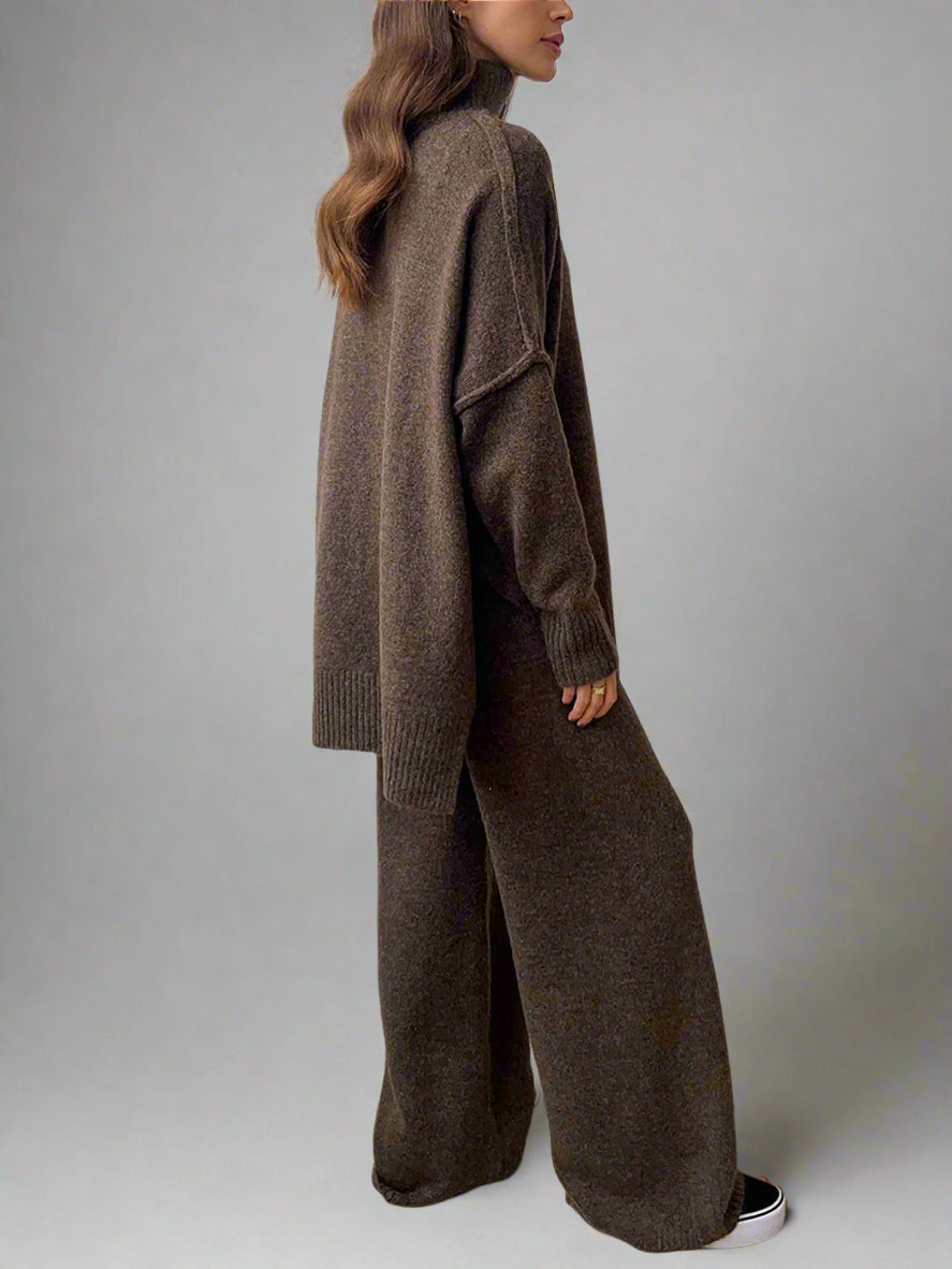 Versatile women's cozy knit lounge set. Turtleneck top & wide-leg pants, ideal for relaxing or casual outings.