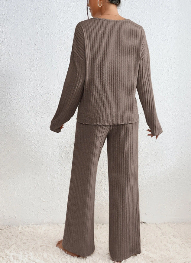 Elegant women's knit lounge set, a 2-piece outfit offering both style and ultimate cozy comfort.