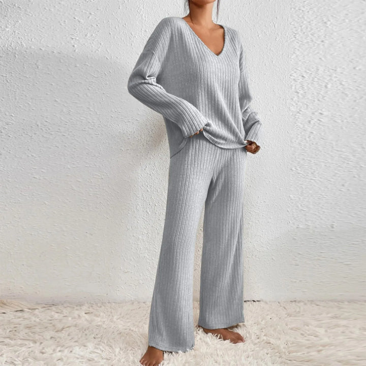 Detail of the comfortable waistband on a women's 2-piece knitted lounge set. Cozy and relaxed fit.