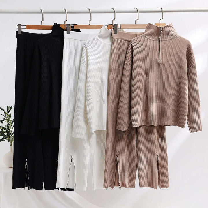 Comfortable women's lounge set: a versatile knitted sweater & wide-leg pants for casual wear or relaxing at home.