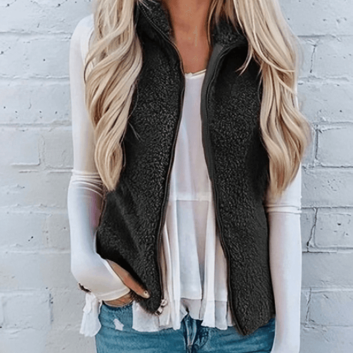 Soft knitted women's cardigan with pockets, ideal for fall fashion & spring outfits, offering comfortable lightweight layering.
