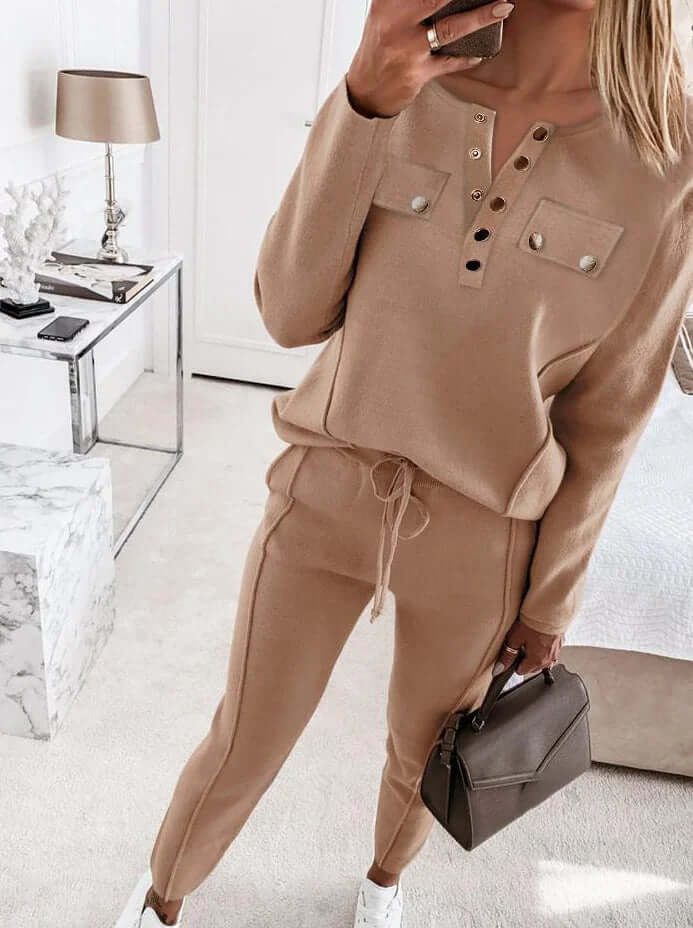 Women's cozy lila autumn loungewear set. Two-piece polyester blend outfit for comfortable casual fall fashion & effortless style.