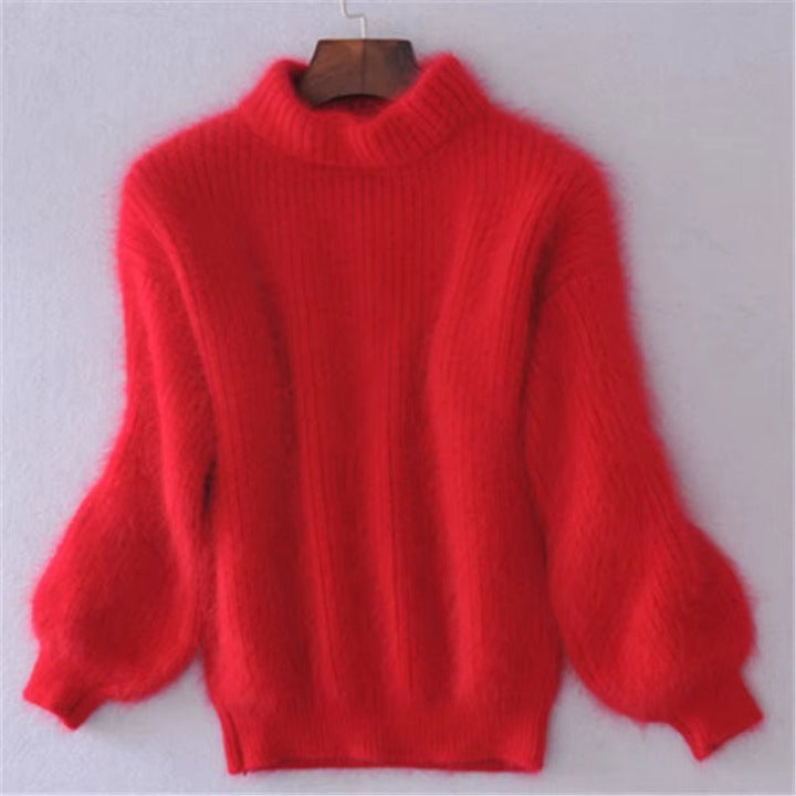Soft knit women's pullover sweater, loose-fitting and warm, ideal for cozy fall and winter fashion.