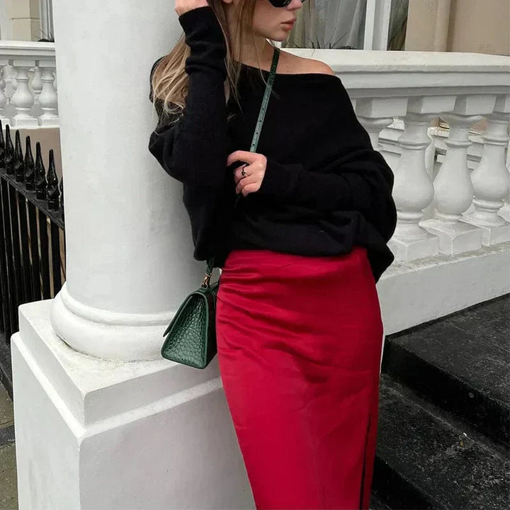 Soft, long-sleeve loose sweater for women, offering premium comfort and versatile winter fashion.
