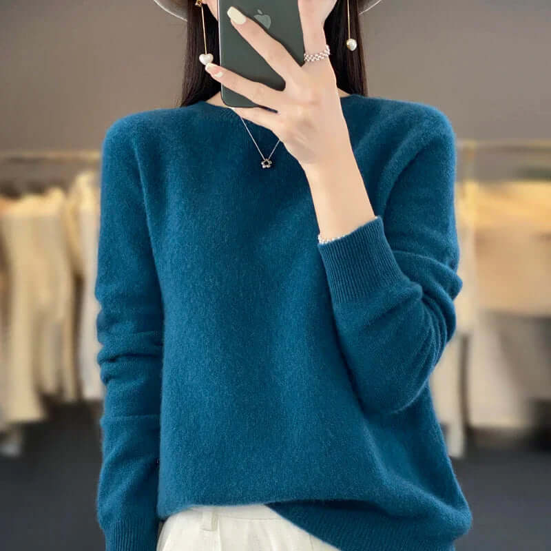 Elegant women's long-sleeve Merino wool knit, perfect as a versatile everyday jumper.