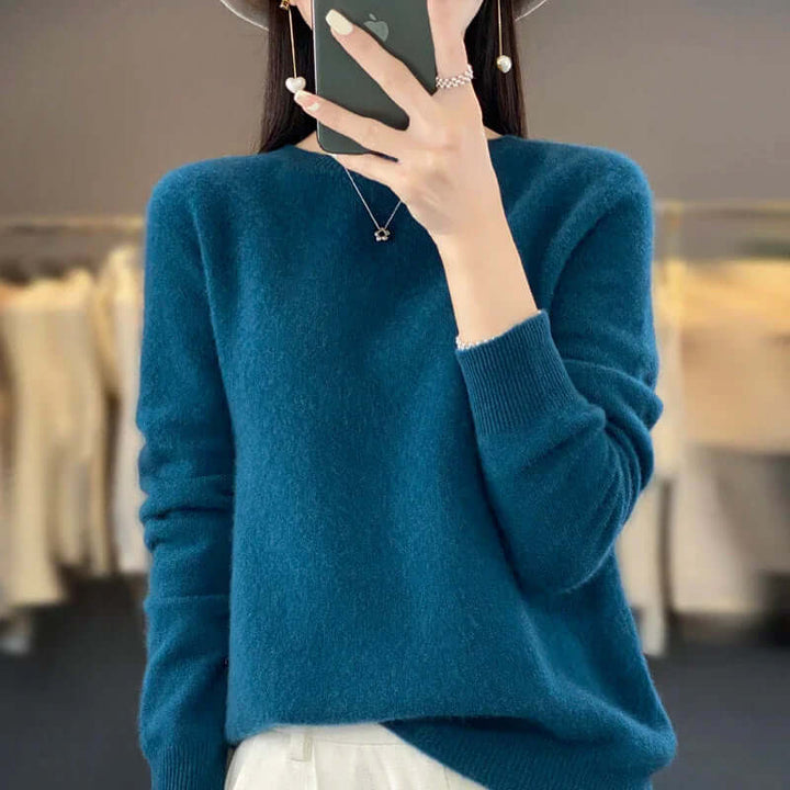 Elegant women's long-sleeve Merino wool knit, perfect as a versatile everyday jumper.